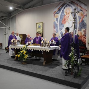 Slavljena misa zadušnica na prvu godišnjicu smrti biskupa Valentina Pozaića
